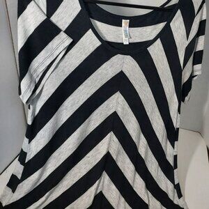 LuluRoe Large V Striped BLACK/NATURAL Ladies Top